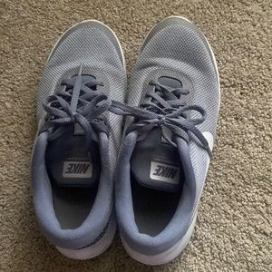 Nike Flex Experience Gray running shoes, size 7